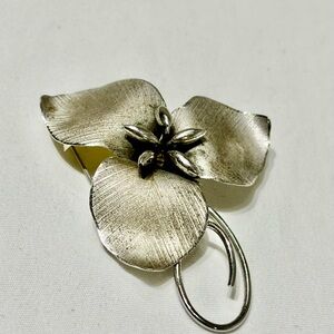 Vintage Bond Boyd Sterling Silver  Trillium Flower Brooch